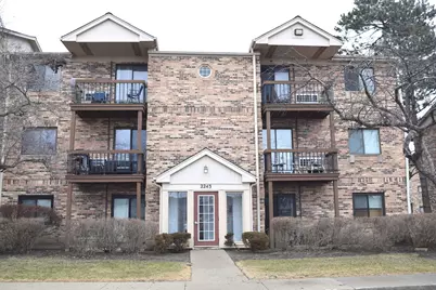 2243 W Nichols Road #31B, Arlington Heights, IL 60004 - Photo 1