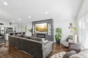 122 W Helen Rd, Palatine, IL 60067 - Photo 2