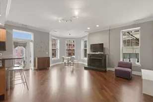 36 S Ashland Ave, Chicago, IL 60607 - Photo 2