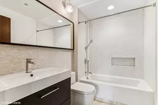 33 W Huron St, Chicago, IL 60654 - Photo 10