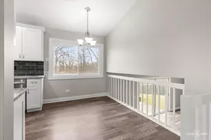 43 N Walnut Ct, Streamwood, IL 60107 - Photo 6