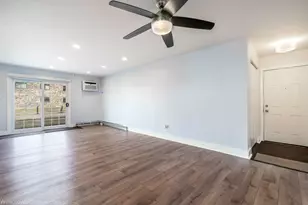 [Address not provided], Carol Stream, IL 60188 - Photo 4