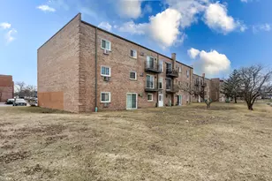 [Address not provided], Carol Stream, IL 60188 - Photo 18