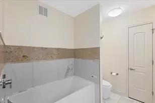 420 E Waterside Dr, Chicago, IL 60601 - Photo 16