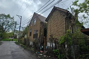 11920 S Calumet Ave, Chicago, IL 60628 - Photo 18