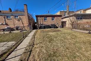 9623 S Perry Ave, Chicago, IL 60628 - Photo 10