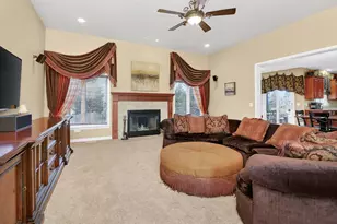 1 Crenshaw Ct, Bolingbrook, IL 60490 - Photo 16