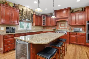 1 Crenshaw Ct, Bolingbrook, IL 60490 - Photo 8