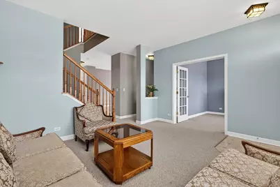 411 Hopkins Avenue, Elgin, IL 60124 - Photo 6