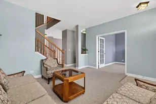 411 Hopkins Ave, Elgin, IL 60124 - Photo 6