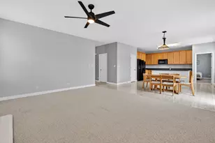 411 Hopkins Ave, Elgin, IL 60124 - Photo 8