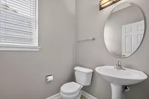 411 Hopkins Ave, Elgin, IL 60124 - Photo 16