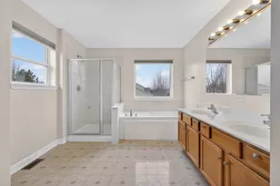 411 Hopkins Ave, Elgin, IL 60124 - Photo 24