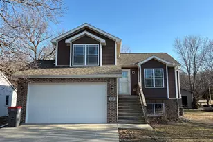 845 Hitt St, Ottawa, IL 61350 - Photo 1