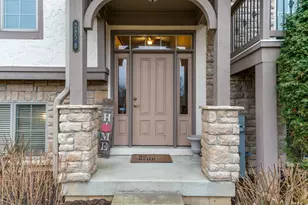 285 Regency Ct Unit B Ct, Wauconda, IL 60084 - Photo 2