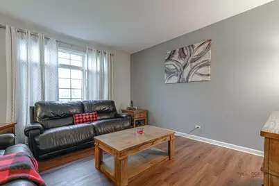 285 Regency Court Unit B Court, Wauconda, IL 60084 - Photo 4