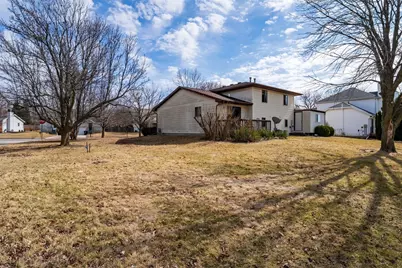 1609 Beech Street #B, Normal, IL 61761 - Photo 10