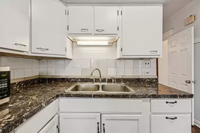 2018 W Birchwood Avenue, Chicago, IL 60645 - Photo 22