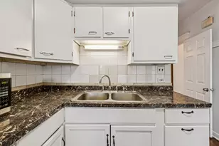 2018 W Birchwood Ave, Chicago, IL 60645 - Photo 22