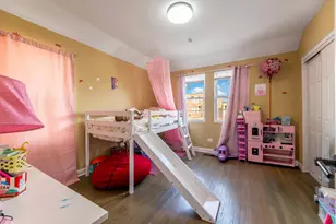 7931 S Paxton Ave, Chicago, IL 60617 - Photo 14