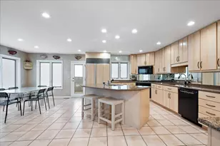 [Address not provided], Skokie, IL 60076 - Photo 8