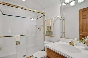 15W601 81st St, Burr Ridge, IL 60527 - Photo 22