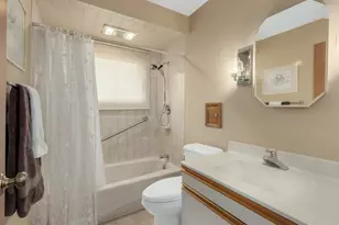 564 E Bryn Mawr Ave, Roselle, IL 60172 - Photo 18