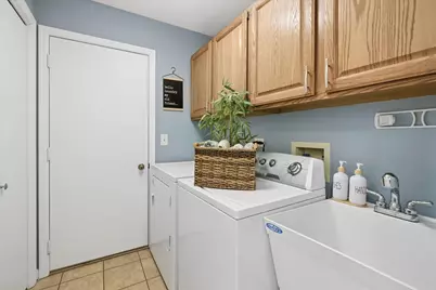 306 Lorraine Drive, Crystal Lake, IL 60012 - Photo 16