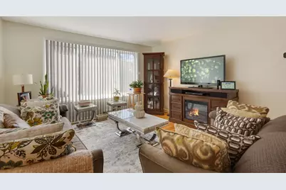 135 Ridge Avenue #1W, Evanston, IL 60202 - Photo 2