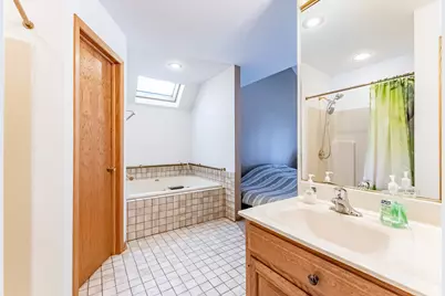 187 Hilltop Drive, Lake in the Hills, IL 60156 - Photo 20