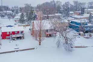 187 Hilltop Dr, Lake in the Hills, IL 60156 - Photo 6