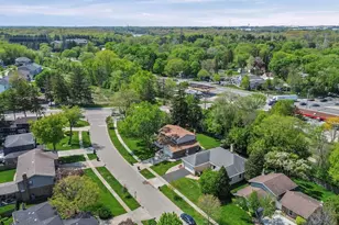 1132 Pine Tree Ln, Libertyville, IL 60048 - Photo 32