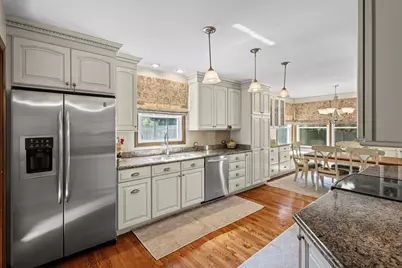1132 Pine Tree Lane, Libertyville, IL 60048 - Photo 8