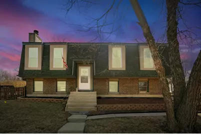 770 Birchbark Trail, Carol Stream, IL 60188 - Photo 2
