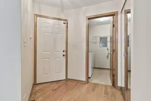 901 Butternut Ln, Mount Prospect, IL 60056 - Photo 2