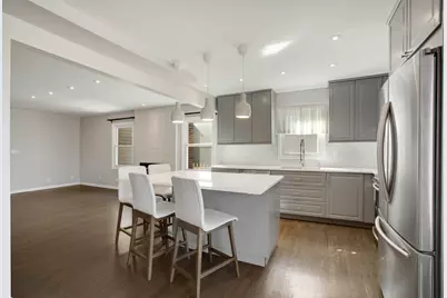 924 Shambliss Lane, Buffalo Grove, IL 60089 - Photo 2