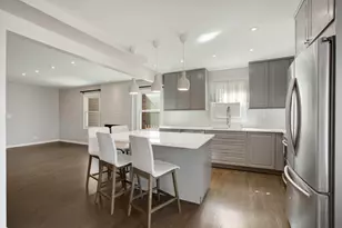 924 Shambliss Ln, Buffalo Grove, IL 60089 - Photo 2