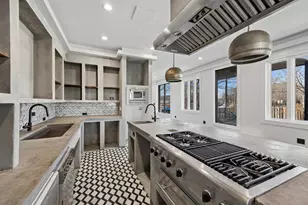 1412 W Fuller St, Chicago, IL 60608 - Photo 6