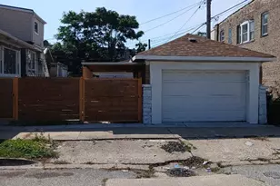 6932 S Calumet Ave, Chicago, IL 60637 - Photo 2