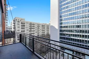 525 W Superior St, Chicago, IL 60654 - Photo 10