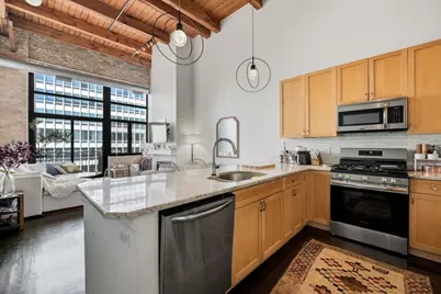 525 W Superior Street #623, Chicago, IL 60654 - Photo 8