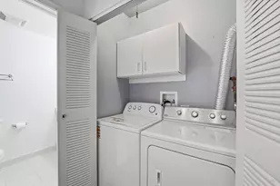 525 W Superior St, Chicago, IL 60654 - Photo 22