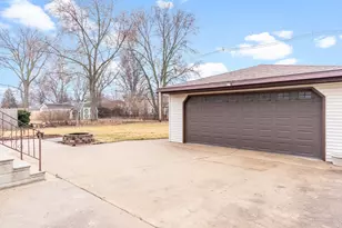 1101 Rooney Dr, Joliet, IL 60435 - Photo 2