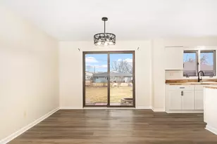 1101 Rooney Dr, Joliet, IL 60435 - Photo 8