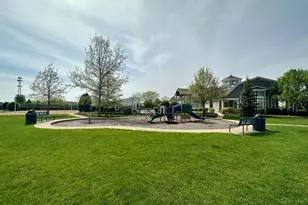 816 Colchester Dr, Oswego, IL 60543 - Photo 44