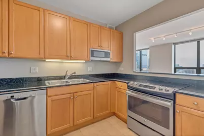 400 N Lasalle Drive #3208, Chicago, IL 60654 - Photo 6