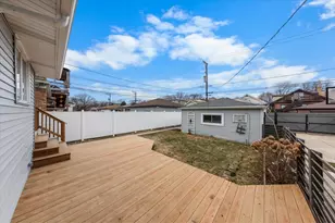 5410 W Grace St, Chicago, IL 60641 - Photo 16