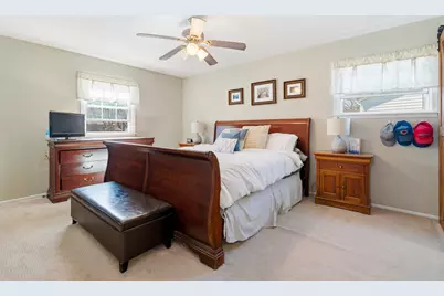 910 S 4th Avenue, Libertyville, IL 60048 - Photo 12