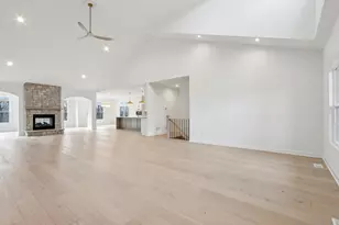 39W909 N Hathaway Ln, Geneva, IL 60134 - Photo 4