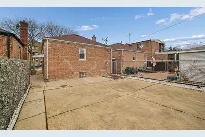 8133 S Saginaw Avenue, Chicago, IL 60617 - Photo 24